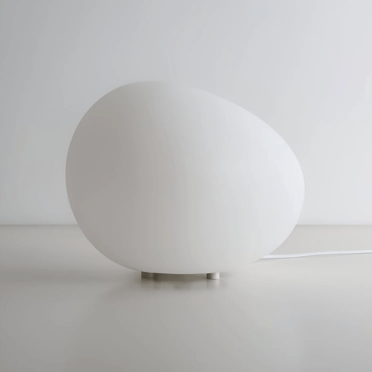 Oval Sculptural Table Lamp – product view