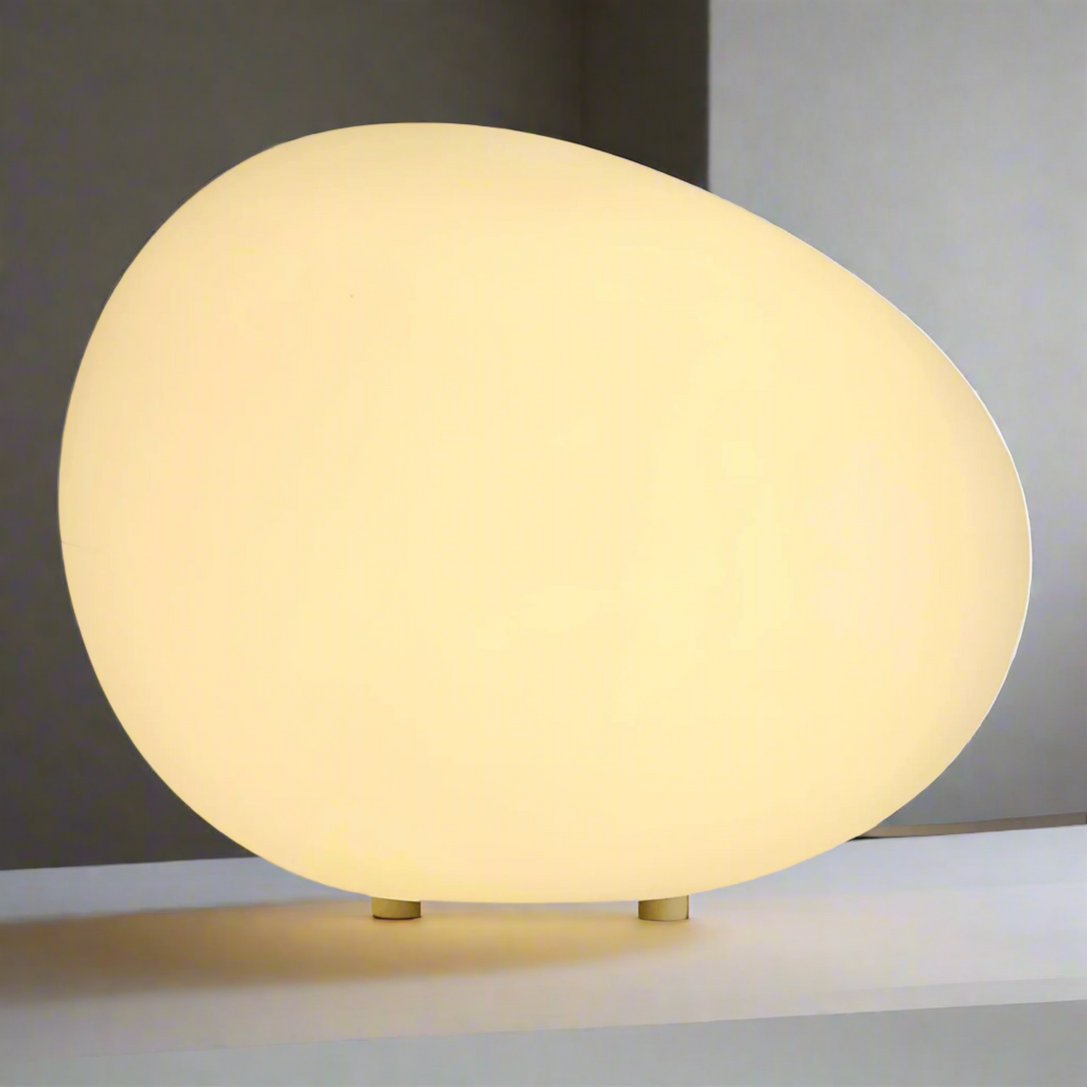Oval Sculptural Table Lamp – product view