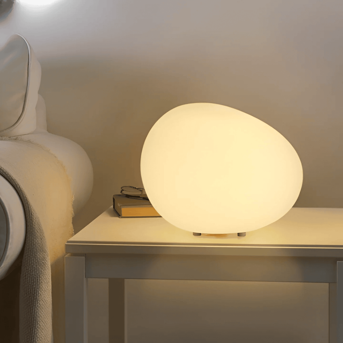 Oval Sculptural Table Lamp – product view