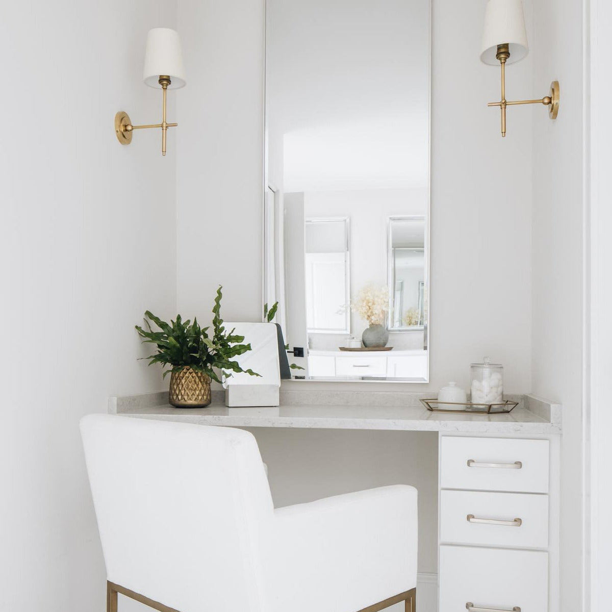 Wall Lamp with Fabric Shade and Metal Arm – product view