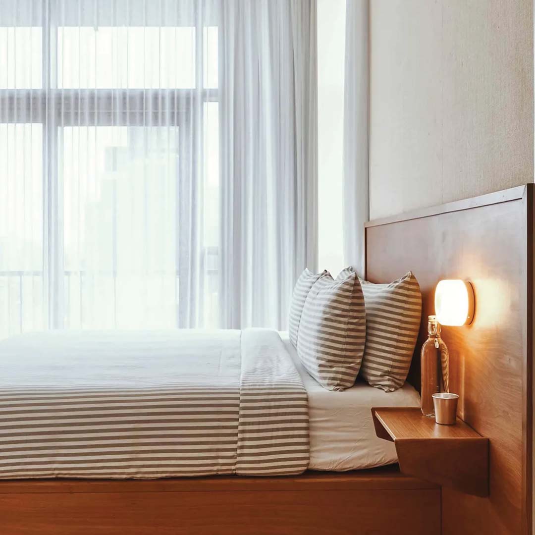 Curved Accent Wall Lamp – product view
