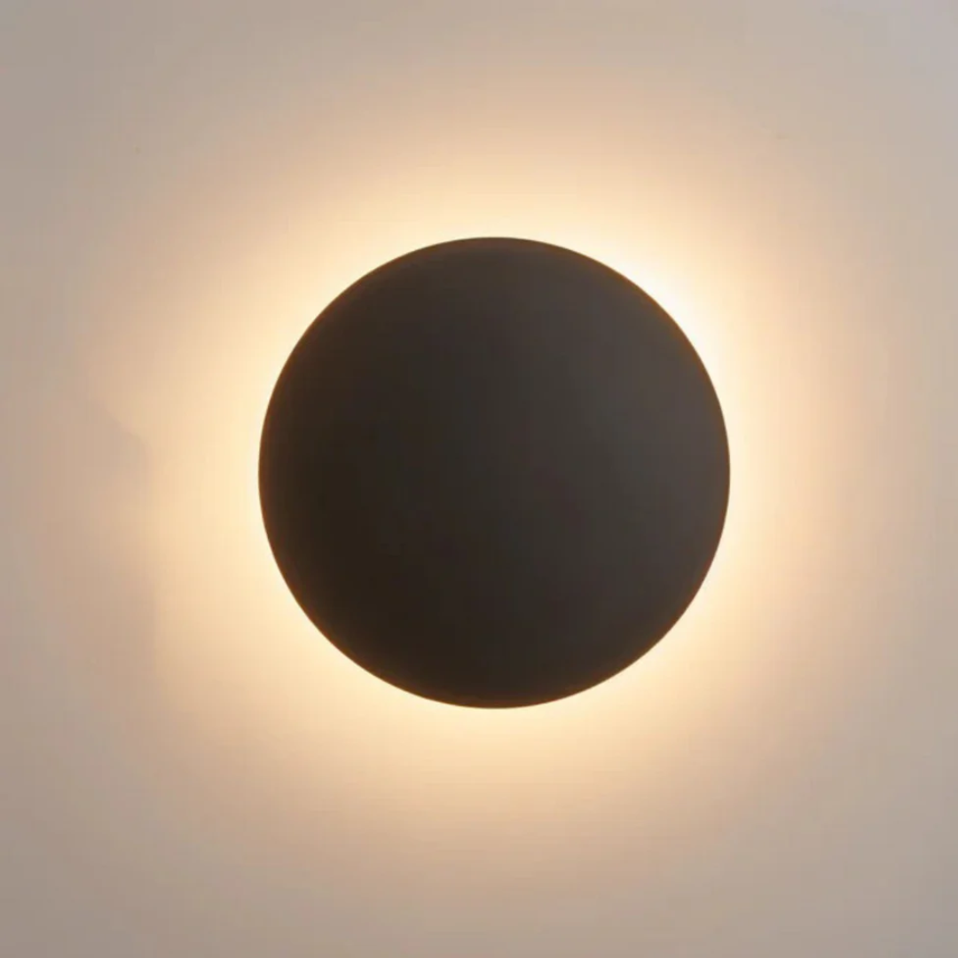 Minimalist Disc LED Wall Sconce – Black
