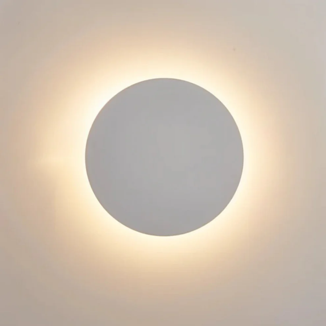 Minimalist Disc LED Wall Sconce – White
