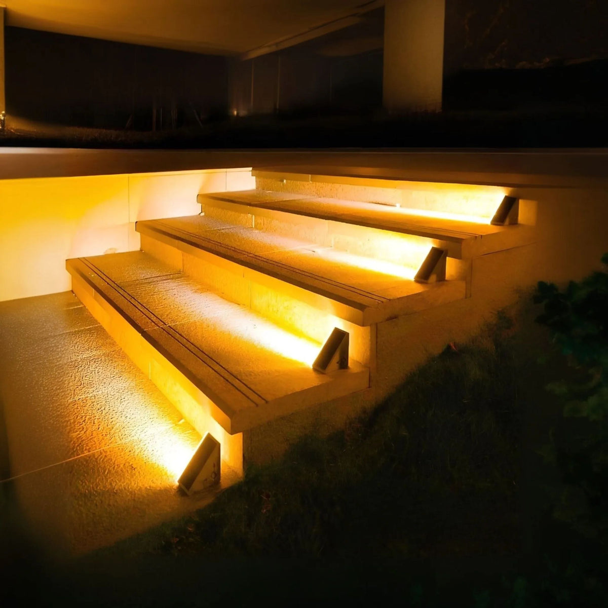 Solar-Powered Outdoor LED Stair Lighting – 4 Pieces