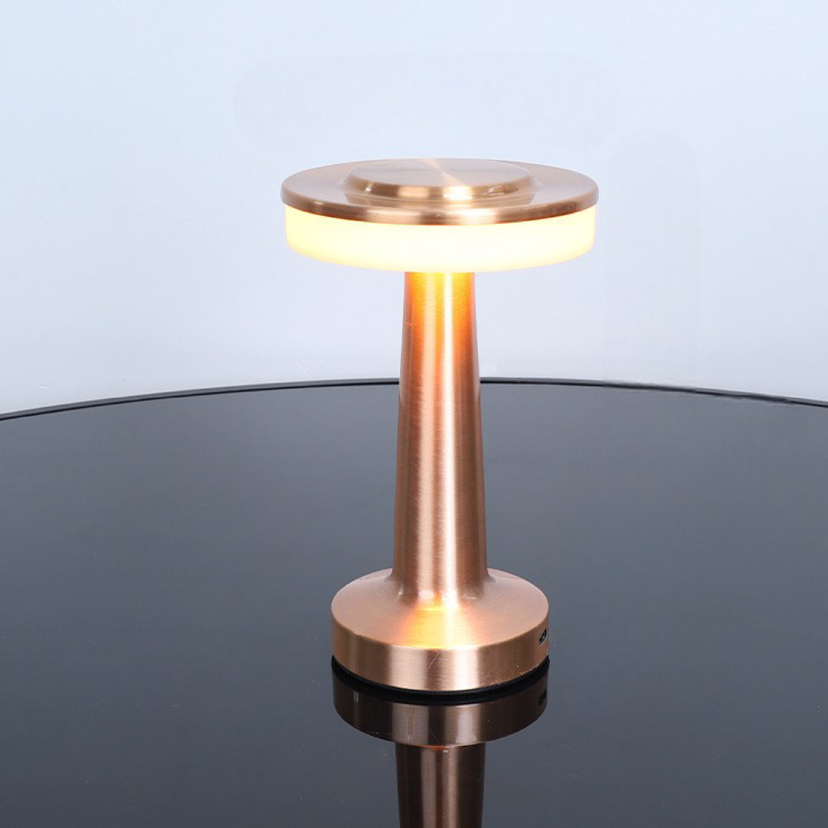 Metal LED Table Lamp – Rose gold