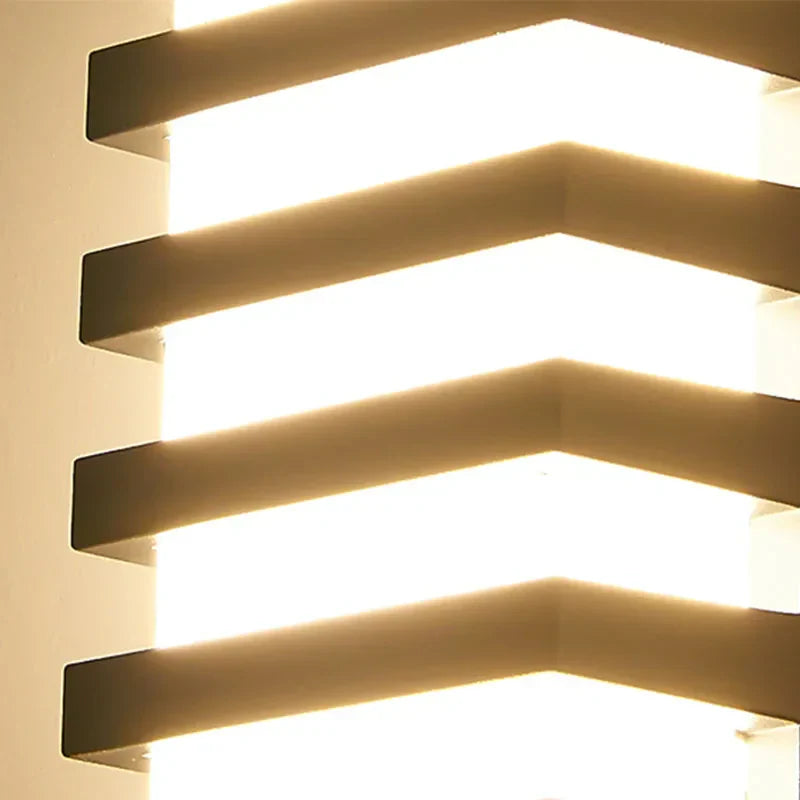 Outdoor Wall Lamp with Layered Front – product view