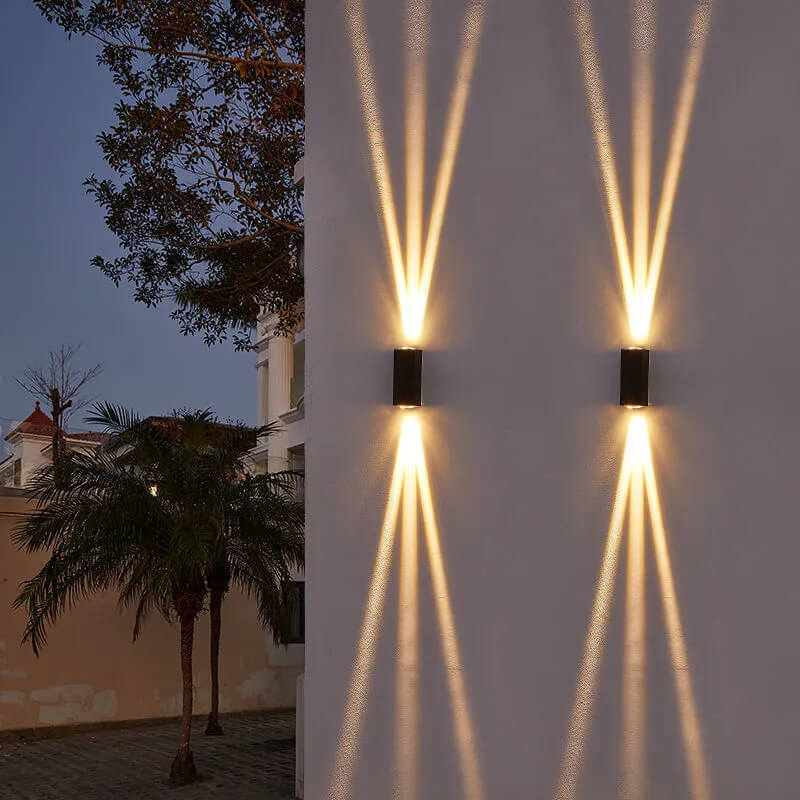 Slim LED Outdoor Facade Light – Large – three beams up and down
