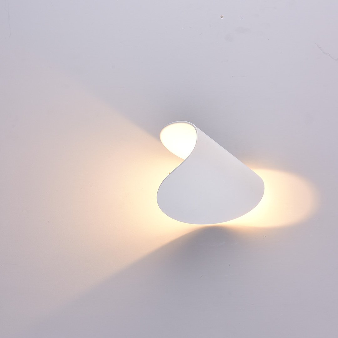 Classic Dimmable Spiral LED Wall Lamp – product view