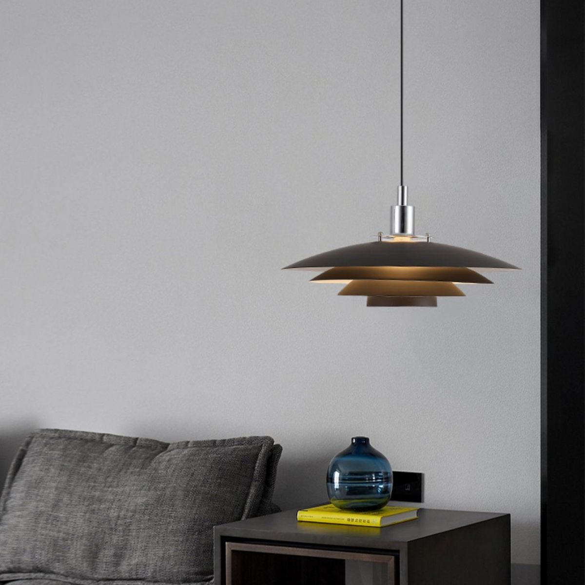 Pendant Lamp with an Organic Metal Layer – product view